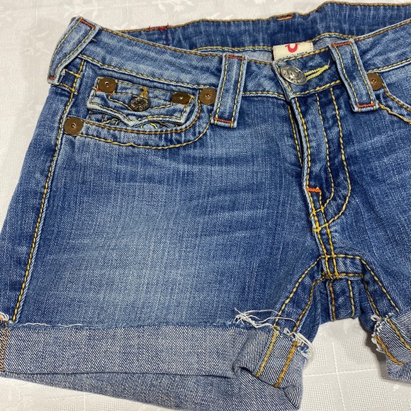 Cute & Casual True Religion denim shorts - Picture 4 of 12